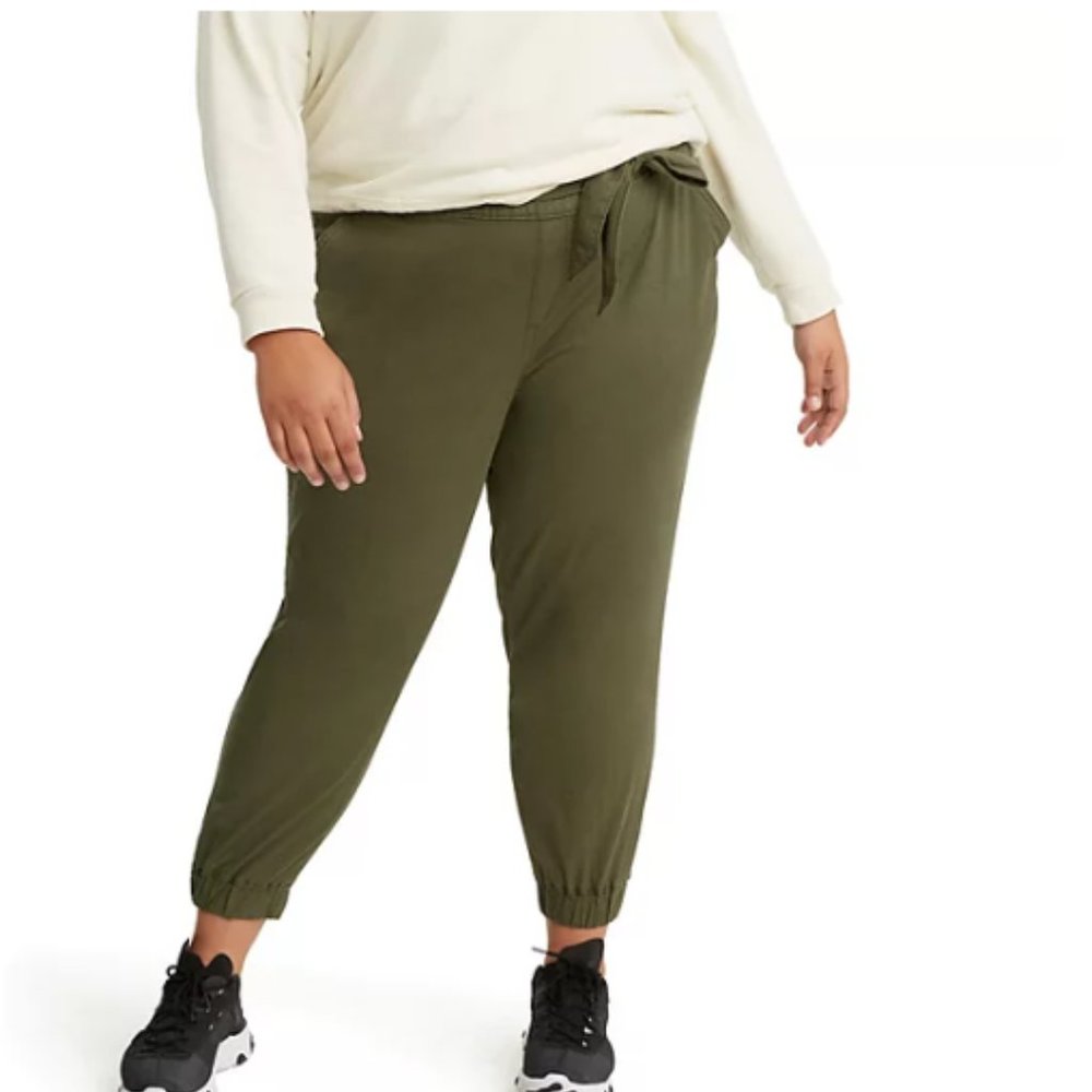 Levis Jet Set joggers plus size